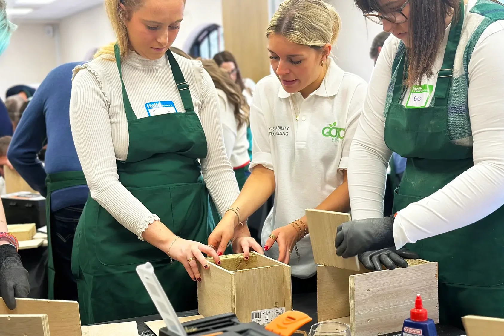 Bee hotel Phoebe helping the participants